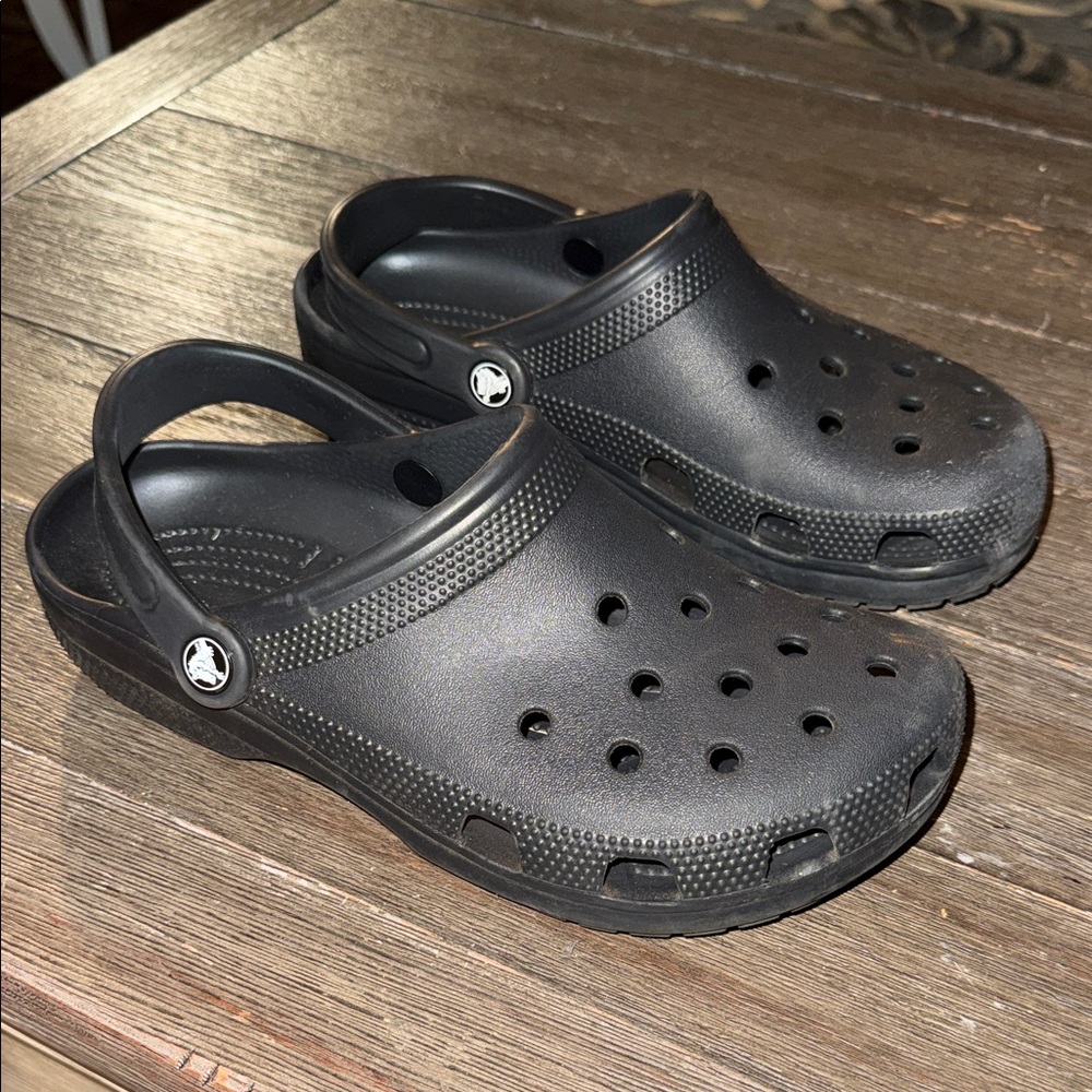 CROCS Men's 7 Classic Black Sandals Womens 9 euc